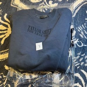 RARE Taylor Swift BLUE CREWNECK SIZE SMALL SOLDOUT